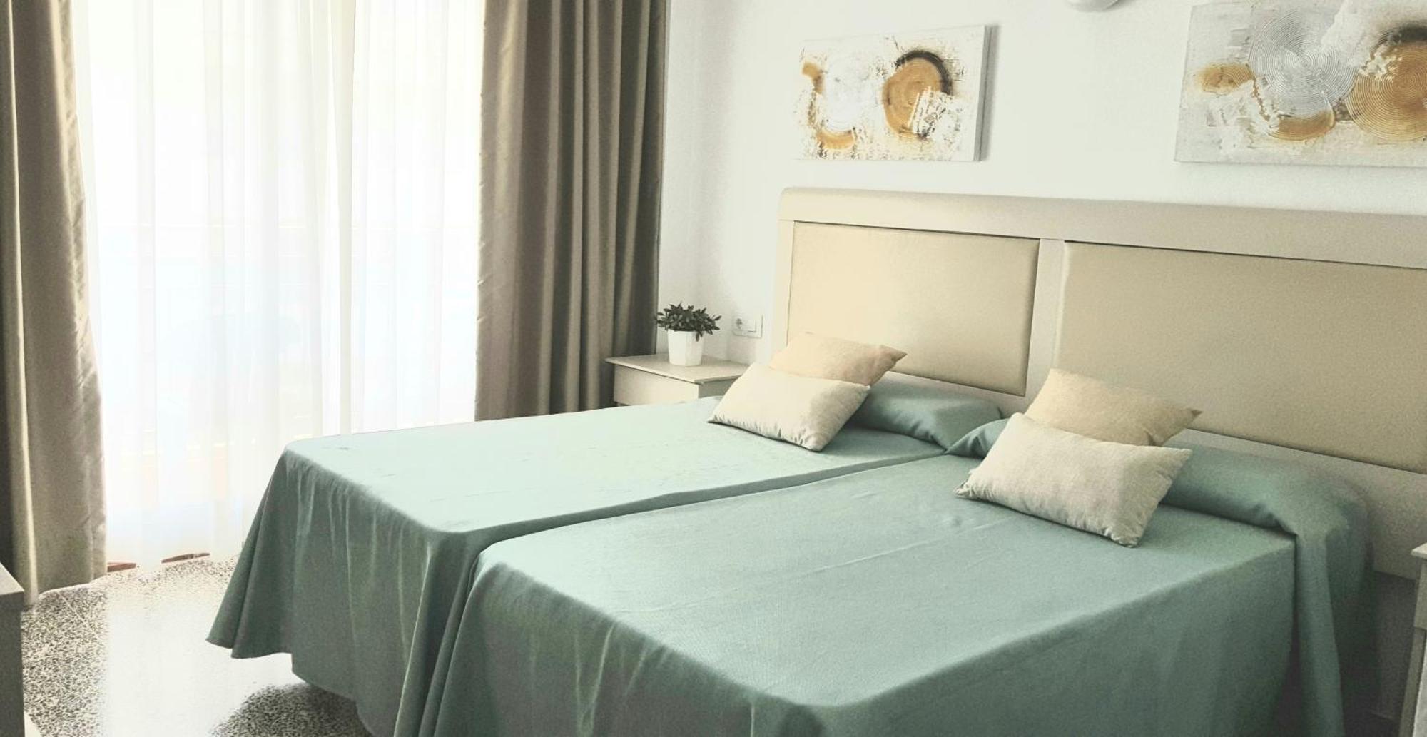 Hotel Sur Cala Bona  Pokoj fotografie